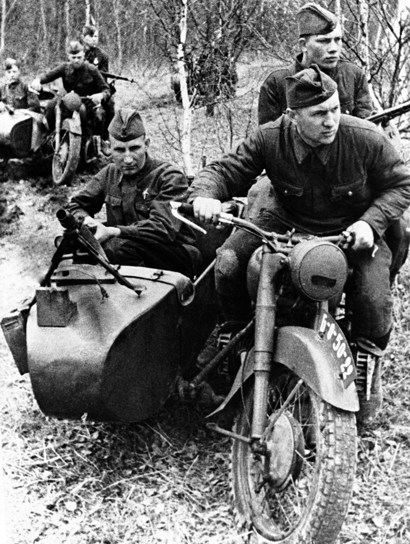  100 χρόνια Κόκκινος Στρατός: Η θρυλική στρατιωτική δύναμη της ΕΣΣΔ που ίδρυσαν Στάλιν-Τρότσκι [εικόνες] | iefimerida.gr 5