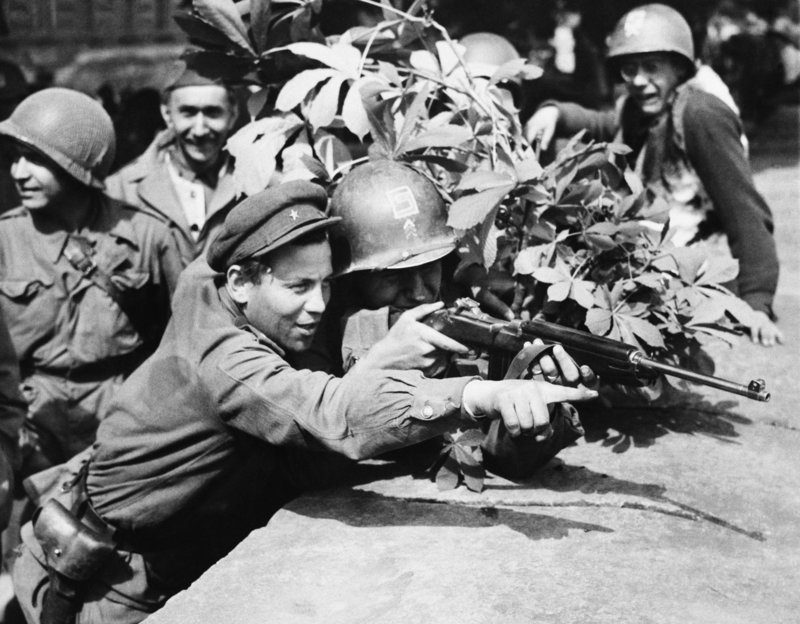  100 χρόνια Κόκκινος Στρατός: Η θρυλική στρατιωτική δύναμη της ΕΣΣΔ που ίδρυσαν Στάλιν-Τρότσκι [εικόνες] | iefimerida.gr 8