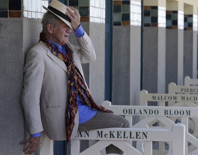 Ο Σερ Ιαν ΜακΚέλεν αποκαλύπτει -Από τα gay pride στον Αρχοντα των Δαχτυλιδιών [εικόνες] | iefimerida.gr 6