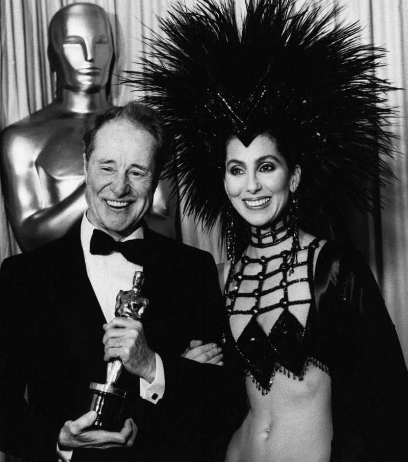 Το μεγαλύτερο ενδυματολογικό fail στα Οσκαρ -Η ανεκδιήγητη εμφάνιση της Σερ [εικόνες & βίντεο] | iefimerida.gr 2