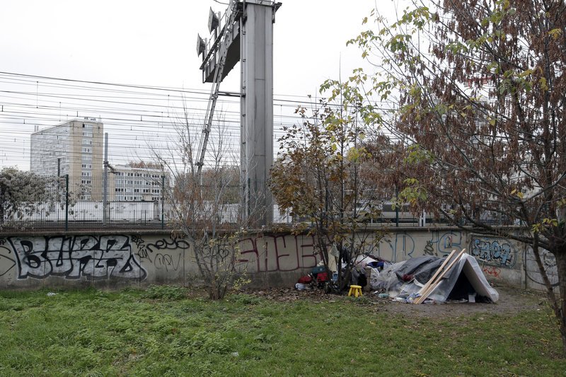 Παρίσι η Πόλη του Φωτός και των... αστέγων: Μέτρησαν 3.000 σε μια νύχτα | iefimerida.gr 0