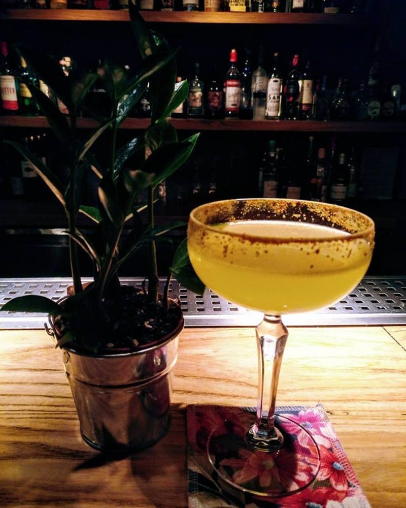 10 γνωστά-άγνωστα κρυφά μπαρ της Αθήνας ιδανικά για τον Αγιο Βαλεντίνο -Απόμερα, ρετρό και ρομαντικά [εικόνες] | iefimerida.gr 5