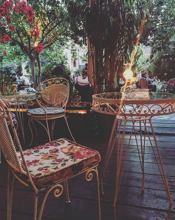 10 γνωστά-άγνωστα κρυφά μπαρ της Αθήνας ιδανικά για τον Αγιο Βαλεντίνο -Απόμερα, ρετρό και ρομαντικά [εικόνες] | iefimerida.gr 24