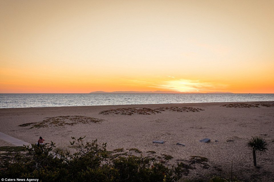Η γυάλινη βίλα στην Καλιφόρνια μοιάζει με πλοίο στο νερό [εικόνες] | iefimerida.gr 14