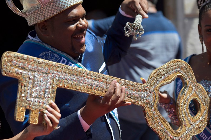 Φαντασμαγορικό το καρναβάλι του Ρίο –Ατελείωτη σάμπα και σέξι Βραζιλιάνες [εικόνες] | iefimerida.gr 8