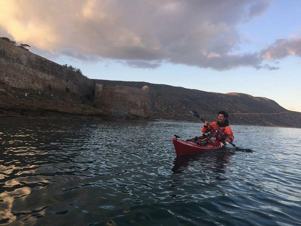 Εκανε τον γύρο της Κρήτης με καγιάκ σε 39 μέρες- Μοναδικές εικόνες από το ταξίδι του [εικόνες & βίντεο] | iefimerida.gr 9