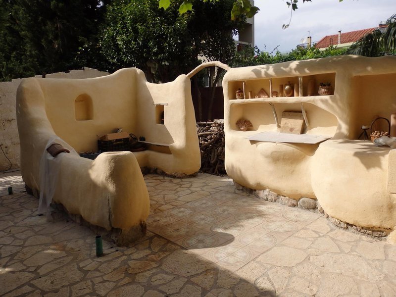 Cob: Δυο Λαρισαίοι φτιάχνουν (κανονικά) σπίτια από άχυρο και πηλό, από 1.500 ευρώ [εικόνες] | iefimerida.gr 5