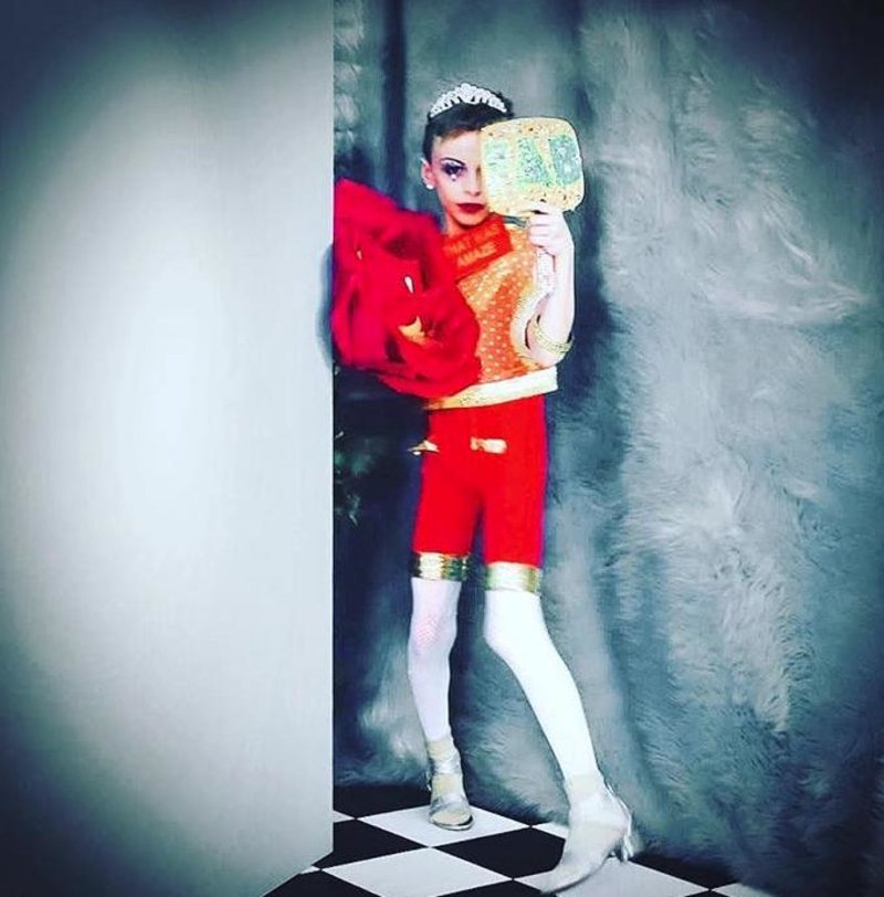 Eνα 10χρονο αγόρι δηλώνει... «drag kid» και κάνει το ντεμπούτο του στην πασαρέλα [εικόνες] | iefimerida.gr 4
