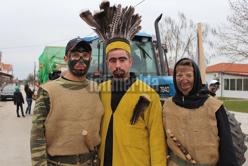 Το iefimerida στον ακριτικό Εβρο – Το αποκριάτικο έθιμο του «Μπέη» στο χωριό Κόμαρα [εικόνες] | iefimerida.gr 1