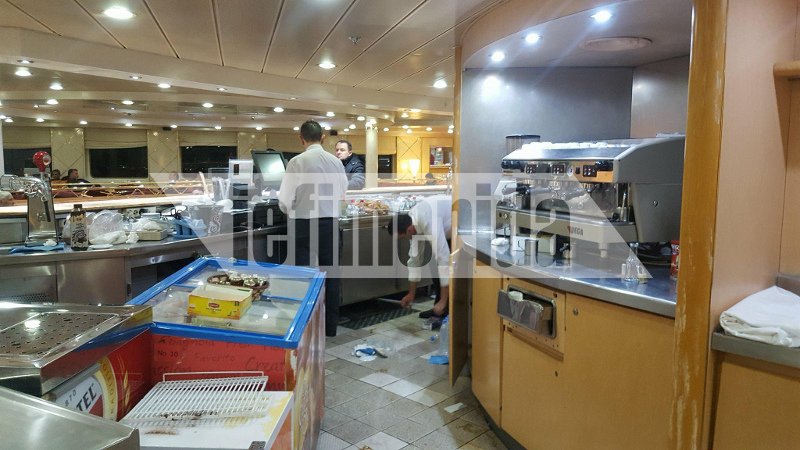 Εφιαλτικό ταξίδι με πλοίο προς την Κρήτη, λόγω κακοκαιρίας -Σπασμένα ψυγεία, πιάνα, υπολογιστές [εικόνες] | iefimerida.gr 6