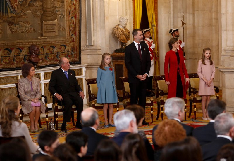 Ο Φελίπε εξηγεί στην κόρη του, Λεονόρ, ότι θα γίνει η επόμενη βασίλισσα της Ισπανίας [εικόνες] | iefimerida.gr 3