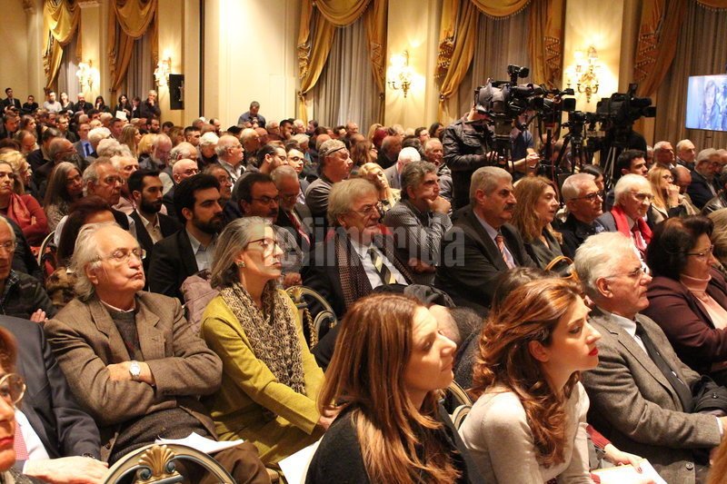 Ντόρα: Ο Τσίπρας νόμιζε ότι θα καθόνταν σαν στρουμφάκι και θα δημιουργούσε πρόβλημα στη ΝΔ με το Σκοπιανό [εικόνες] | iefimerida.gr 2