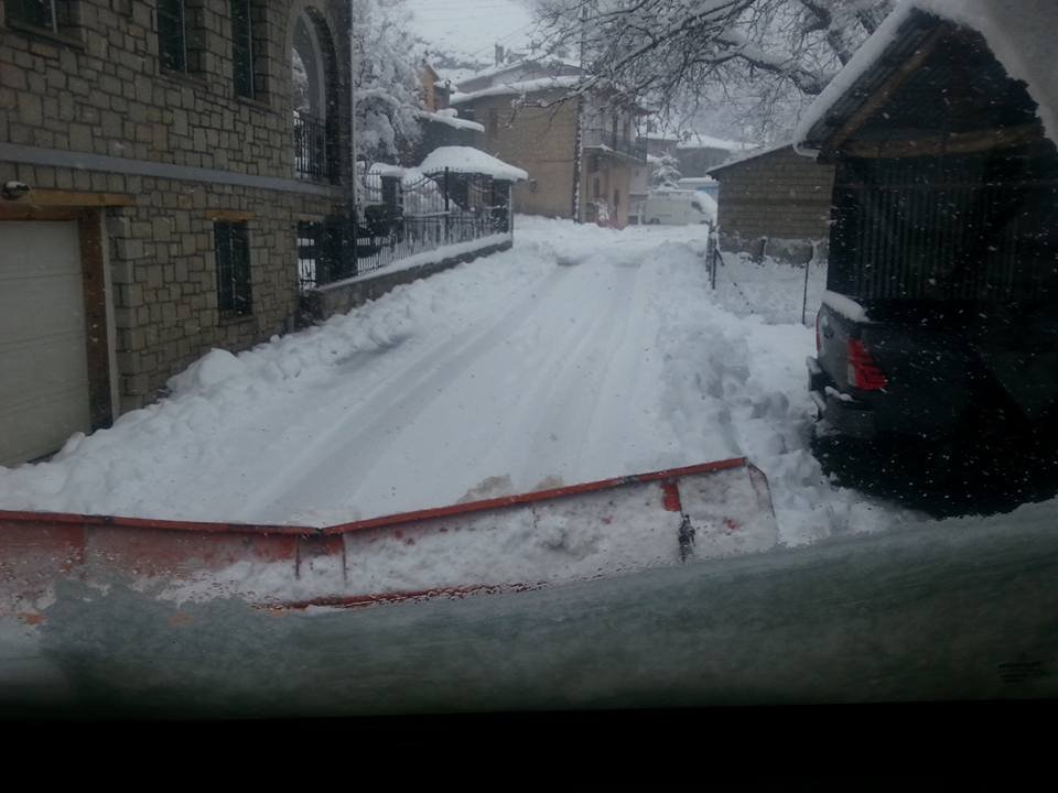 Χιονιάς στα ορεινά, καταιγίδες στην υπόλοιπη χώρα -Πού χτυπά η Ιοκάστη [εικόνες & βίντεο] | iefimerida.gr 0