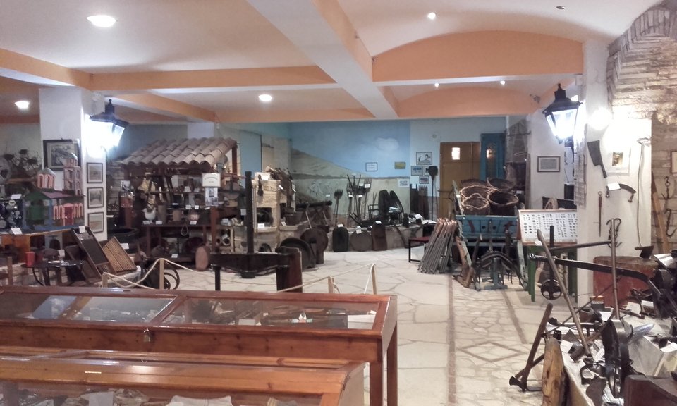 Το Λαογραφικό Μουσείο Καλλιμασιάς στη Χίο -Με εργαστήριο παστελιού, τσαγκάρη, καπελά [εικόνες] | iefimerida.gr 9