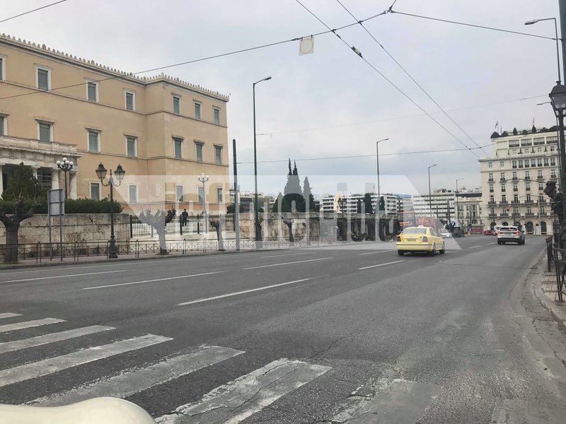 Αδειασαν οι δρόμοι -Σε ρυθμούς Καθαράς Δευτέρας η Αθήνα [εικόνες] | iefimerida.gr 5