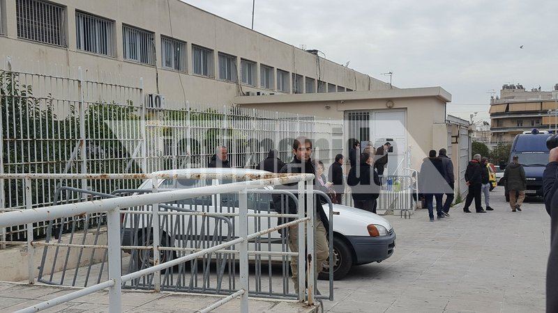 Με άδεια πάλι από τη φυλακή ο Δημήτρης Κουφοντίνας -Εντονες αντιδράσεις [εικόνες & βίντεο] | iefimerida.gr 10