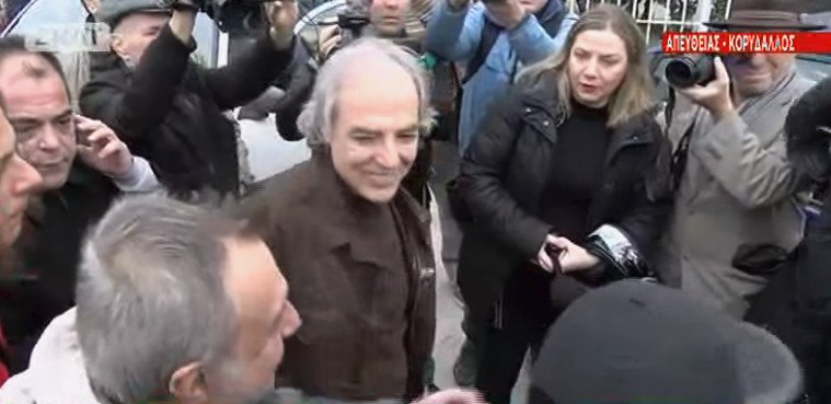 Με άδεια πάλι από τη φυλακή ο Δημήτρης Κουφοντίνας -Εντονες αντιδράσεις [εικόνες & βίντεο] | iefimerida.gr 5