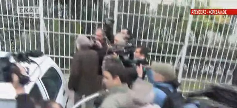 Με άδεια πάλι από τη φυλακή ο Δημήτρης Κουφοντίνας -Εντονες αντιδράσεις [εικόνες & βίντεο] | iefimerida.gr 6