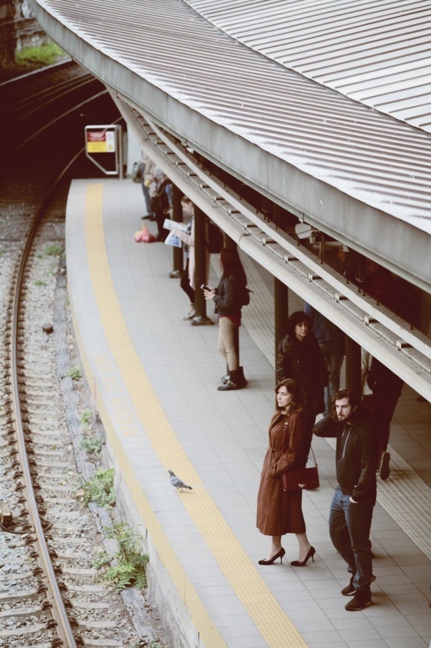 Κυρία Κούλα: Ο απαγορευμένος έρωτας του Κουμανταρέα στα βαγόνια του ηλεκτρικού [εικόνες & βίντεο] | iefimerida.gr 0