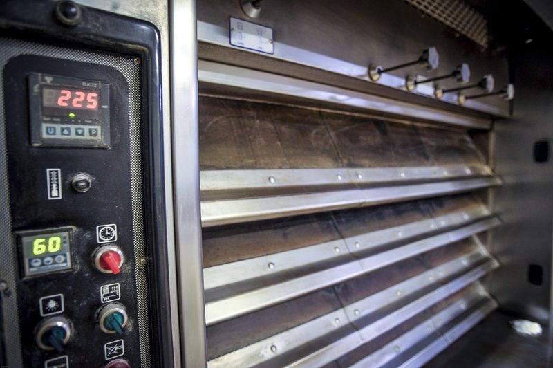 Η παρασκευή της παραδοσιακής λαγάνας σε δέκα βήματα [εικόνες] | iefimerida.gr 7