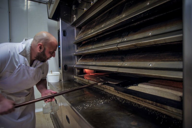 Η παρασκευή της παραδοσιακής λαγάνας σε δέκα βήματα [εικόνες] | iefimerida.gr 8