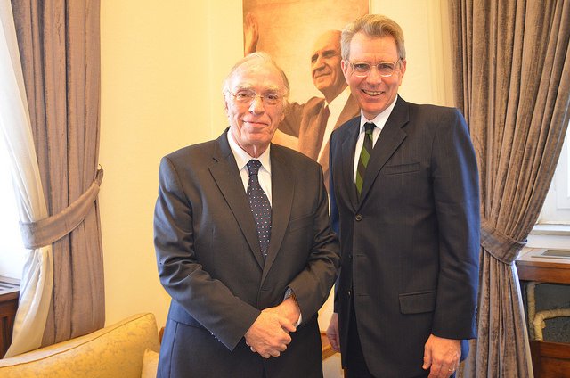 Λεβέντης για Σκόπια: Αν η ονομασία έχει τη λέξη Μακεδονία θα βλάψει και τις ΗΠΑ -Συναντήθηκε με τον Πάιατ [εικόνες] | iefimerida.gr 0