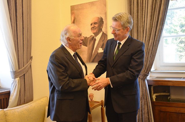 Λεβέντης για Σκόπια: Αν η ονομασία έχει τη λέξη Μακεδονία θα βλάψει και τις ΗΠΑ -Συναντήθηκε με τον Πάιατ [εικόνες] | iefimerida.gr 1