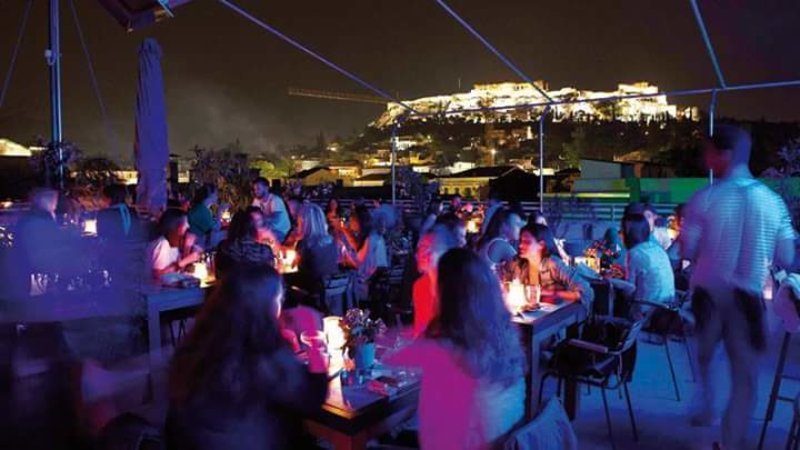 10 γνωστά-άγνωστα κρυφά μπαρ της Αθήνας ιδανικά για τον Αγιο Βαλεντίνο -Απόμερα, ρετρό και ρομαντικά [εικόνες] | iefimerida.gr 6