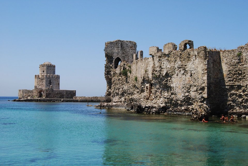 Η συναρπαστική ιστορία του κάστρου της Μεθώνης από τις Εκδόσεις Καπόν | iefimerida.gr 0