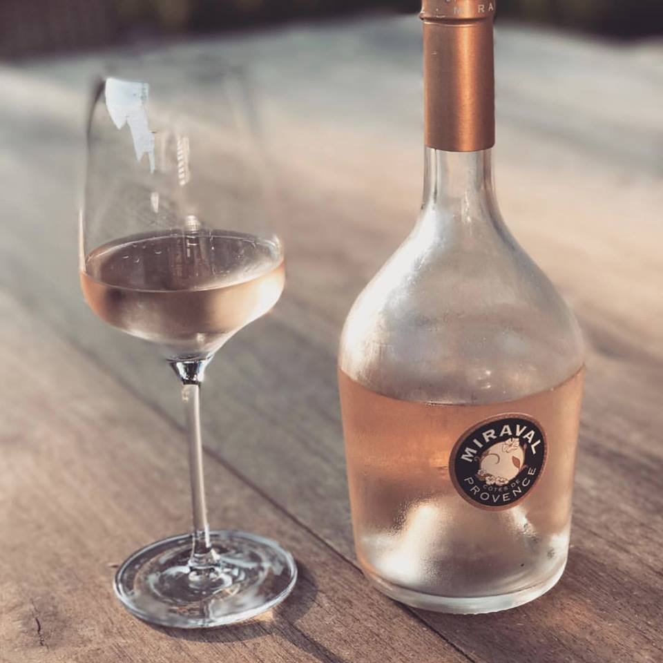 Ο ροζέ... χρυσός των Brangelina στη Γαλλία -Θησαυρός το κρασί που βγάζουν [εικόνες] | iefimerida.gr 1