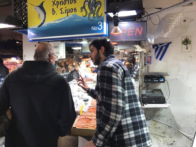 Ενα μοντέλο στην Ψαραγορά -Από τις πασαρέλες... στα νωπά ψάρια για το μεροκάματο [βίντεο] | iefimerida.gr 0