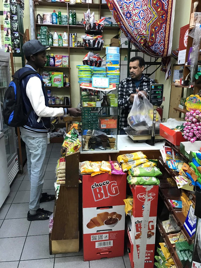 Βρήκαμε τα μπακάλικα των μεταναστών -Ζαχαροπλαστείο Μπαγκλαντές και ινδικά μίνι μάρκετ [εικόνες & βίντεο] | iefimerida.gr 2