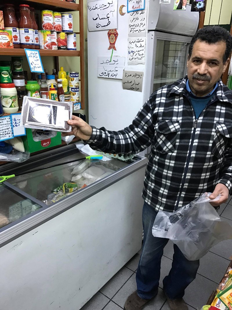 Βρήκαμε τα μπακάλικα των μεταναστών -Ζαχαροπλαστείο Μπαγκλαντές και ινδικά μίνι μάρκετ [εικόνες & βίντεο] | iefimerida.gr 3