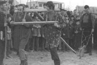 Ερχεται η Κυριακή της Τυρινής και μαζί ο Μπέης με τη συντροφιά του [εικόνες & βίντεο] | iefimerida.gr 0