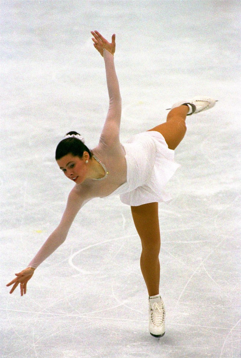 Η Vera Wang σχεδιάζει το ωραιότερα κορμάκια αθλητριών του Καλλιτεχνικού Πατινάζ -Και είναι τόσο δύσκολο όσα τα νυφικά [εικόνες] | iefimerida.gr 0