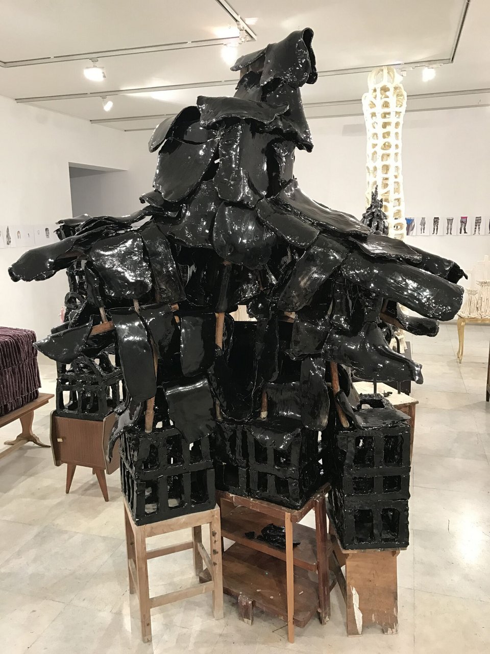 «Θεωρήματα»: Η τρέχουσα ελληνική καλλιτεχνική παραγωγή σε μία έκθεση στο ΕΜΣΤ [εικόνες]  | iefimerida.gr 1