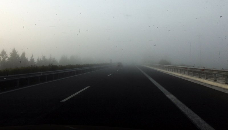 Ομίχλη σκέπασε την εθνική οδό Κορίνθου-Τριπόλεως [εικόνες] | iefimerida.gr 0