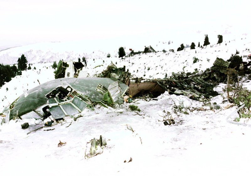 Η συντριβή του C-130 στο όρος Όθρυς με τους 63 νεκρούς -Τι συνέβη πριν 27 χρόνια [εικόνες & βίντεο]  | iefimerida.gr 0
