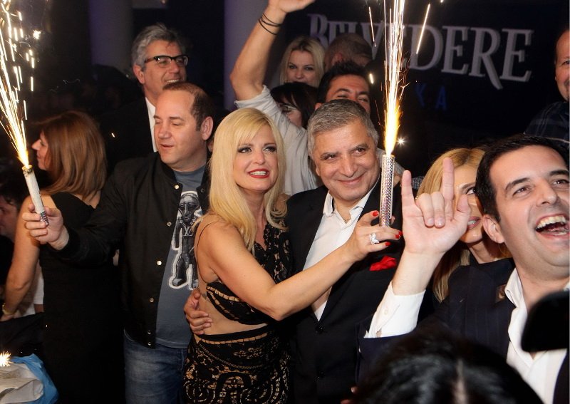 Το λαμπερό πάρτι γενεθλίων της Μαρίνας Πατούλη -Με μαύρο αποκαλυπτικό φόρεμα [εικόνες & βίντεο]  | iefimerida.gr 0