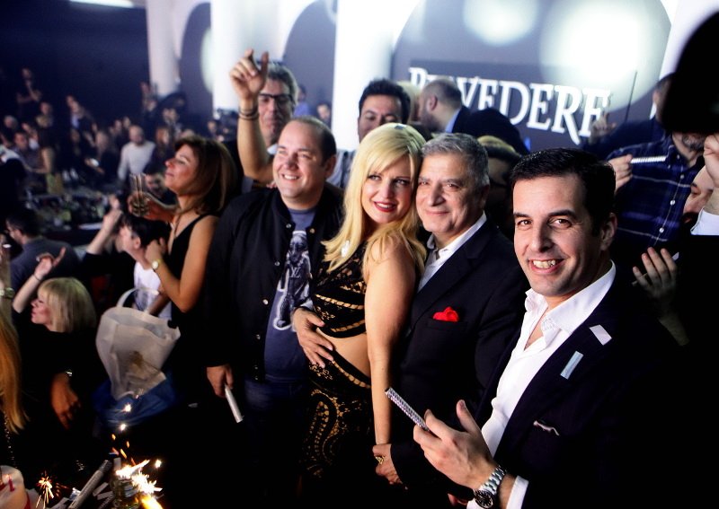 Το λαμπερό πάρτι γενεθλίων της Μαρίνας Πατούλη -Με μαύρο αποκαλυπτικό φόρεμα [εικόνες & βίντεο]  | iefimerida.gr 2