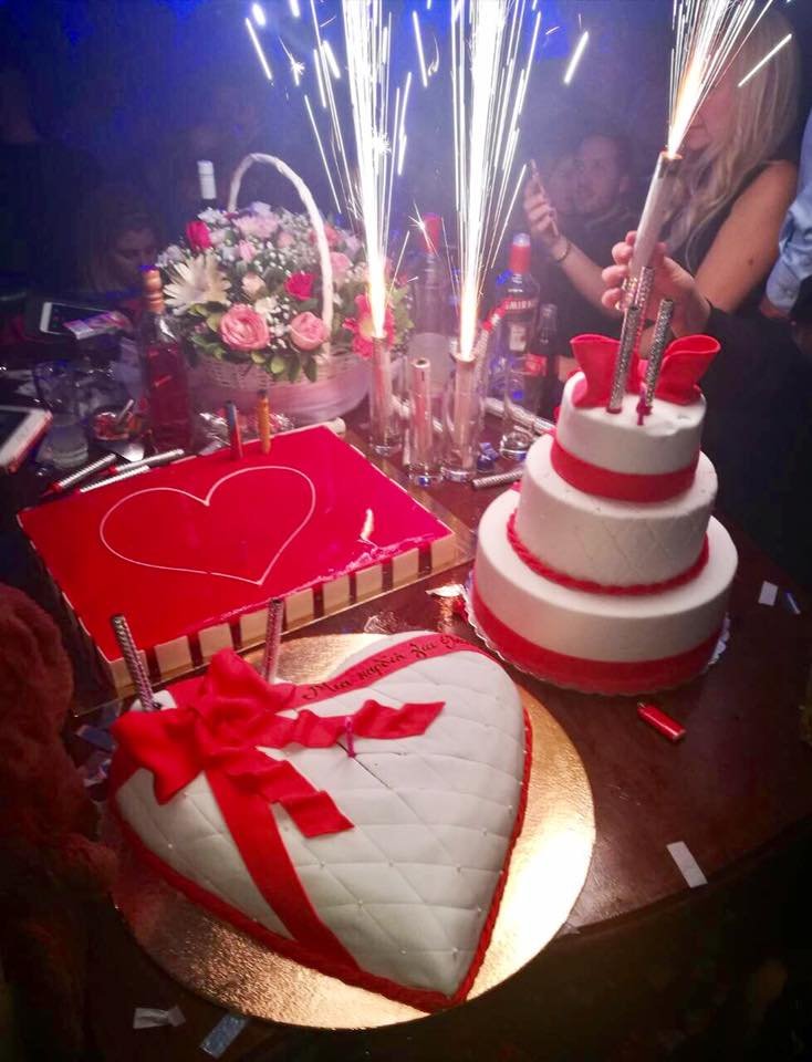 Το λαμπερό πάρτι γενεθλίων της Μαρίνας Πατούλη -Με μαύρο αποκαλυπτικό φόρεμα [εικόνες & βίντεο]  | iefimerida.gr 3