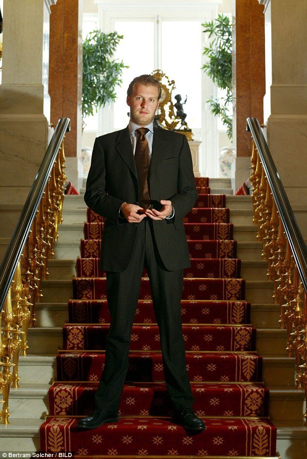 Αυτοκτόνησε ο 39χρονος Γερμανός πρίγκιπας Κάρλος [εικόνες] | iefimerida.gr 0