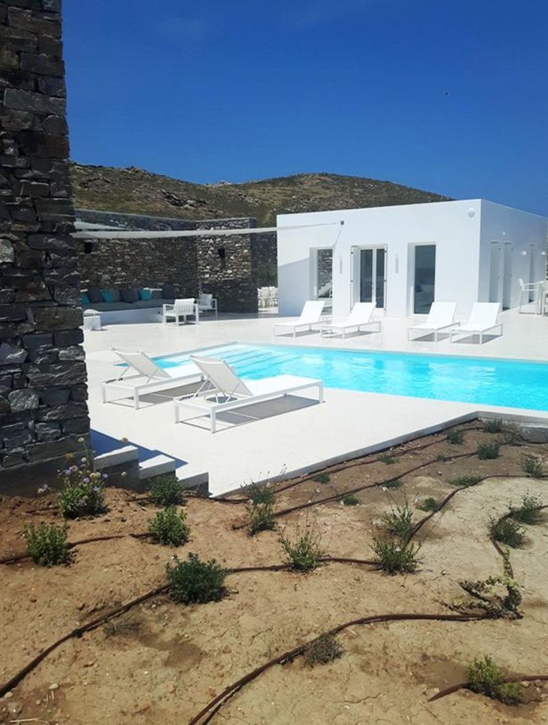 Το σπίτι «αγκαλιά» στην Πάρο -Με θέα το απέραντο γαλάζιο [εικόνες] | iefimerida.gr 4