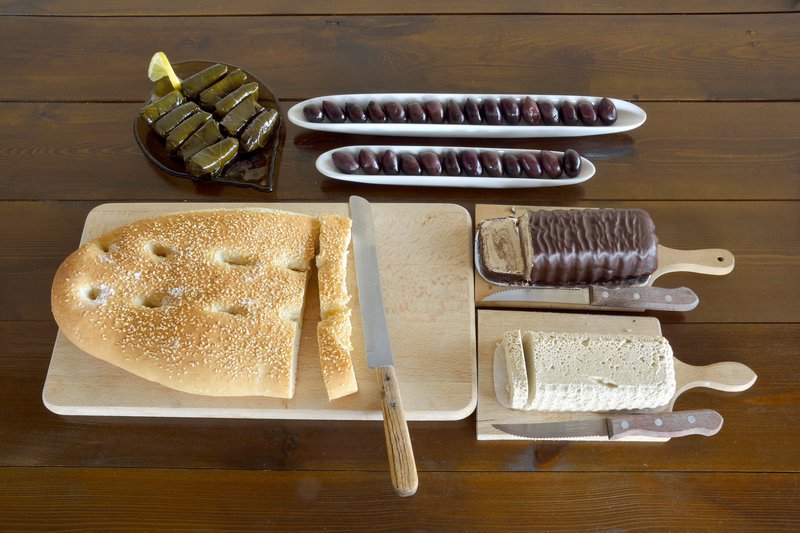 Βρήκαμε τις καλύτερες λαγάνες και ταραμοσαλάτες της Αθήνας | iefimerida.gr 0