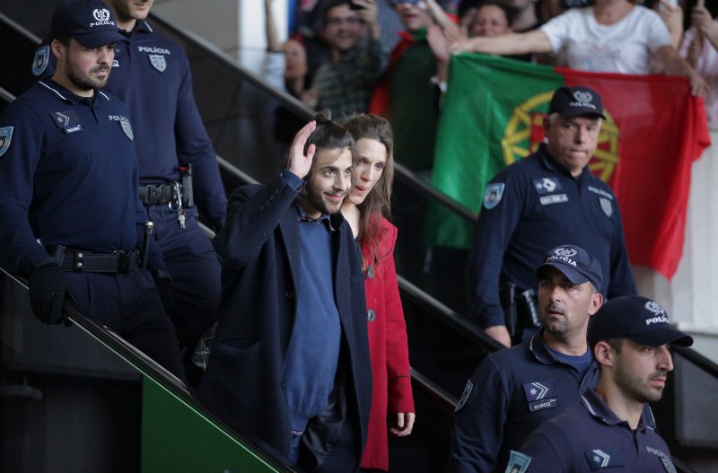 Σαλβαντόρ Σομπράλ: Πήρε εξιτήριο μετά την επέμβαση μεταμόσχευσης καρδιάς [εικόνες] | iefimerida.gr 1