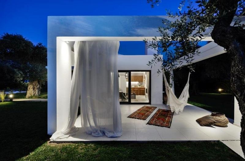 Αυτό το σπίτι μέσα στους ελαιώνες της Θάσου είναι ένας ύμνος στην μποέμ πολυτέλεια [εικόνες] | iefimerida.gr 4