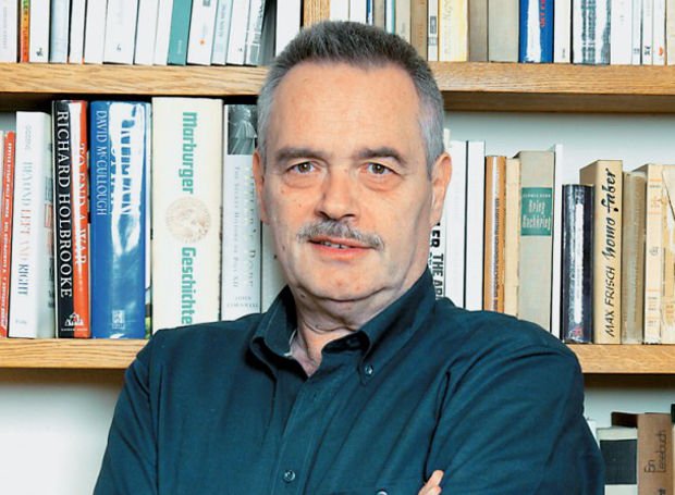 Η μυθιστορηματική τριλογία «Αναζήτηση/Ανατροπή/Αναλαμπή» του Νίκου Θέμελη σε ενιαίο τόμο | iefimerida.gr 4