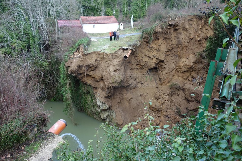 Θεογέφυρο: Το πριν και το μετά -Από τοπίο ονειροχώρας σε μπάζα, πέτρες, χώμα [βίντεο] | iefimerida.gr 21