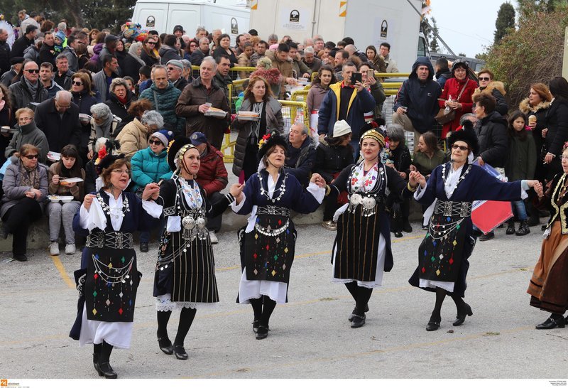Με χαρταετούς, φασολάδα και ζουρνάδες γιόρτασαν τα Κούλουμα οι Θεσσαλονικείς [εικόνες & βίντεο] | iefimerida.gr 6