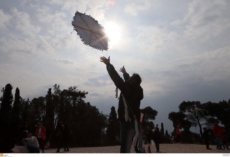 Με χαρταετούς, φασολάδα και ζουρνάδες γιόρτασαν τα Κούλουμα οι Θεσσαλονικείς [εικόνες & βίντεο] | iefimerida.gr 0